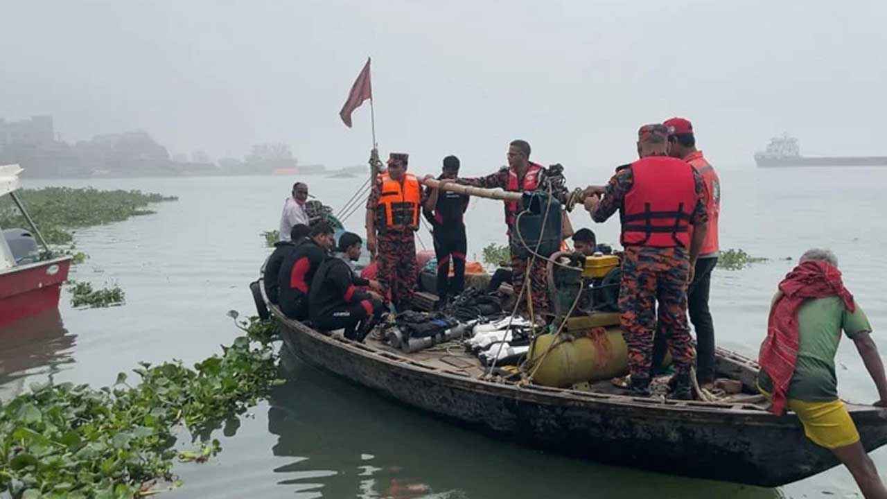 মেঘনায় ট্রলারডুবির ঘটনায় ৪ জনের মরদেহ উদ্ধার