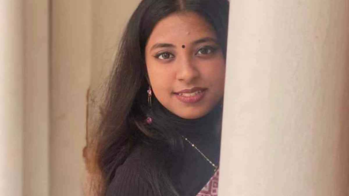 আবাসিক কোয়ার্টার থেকে ঢাবি ছাত্রীর ঝুলন্ত মরদেহ উদ্ধার