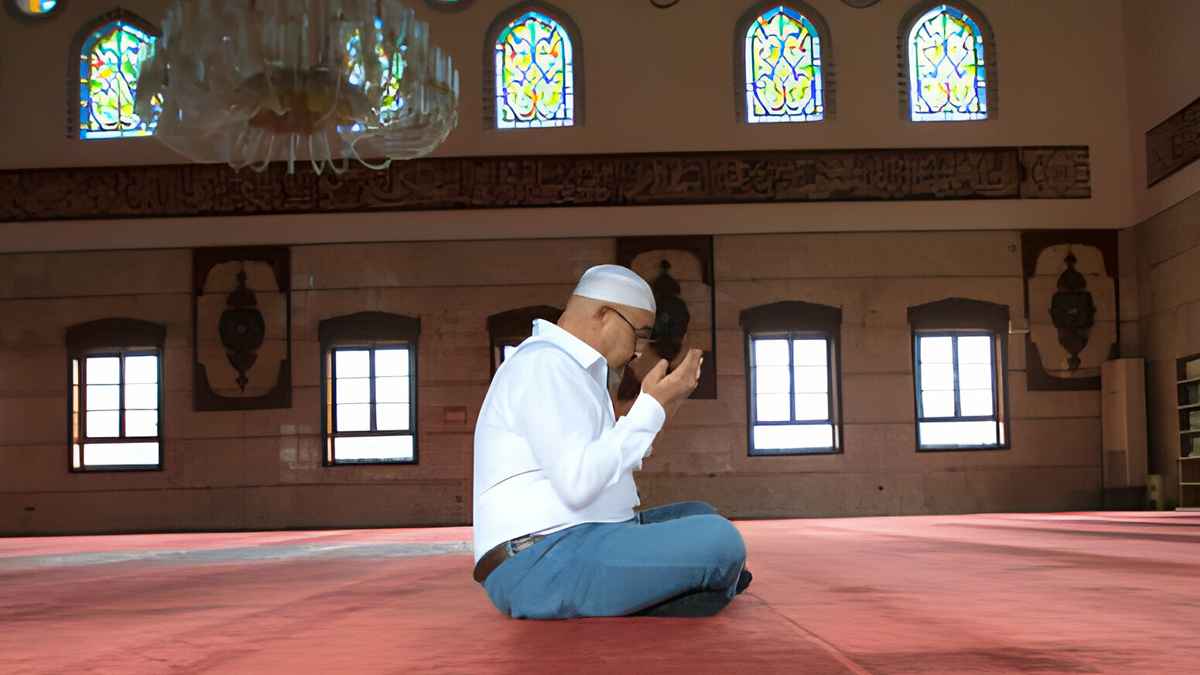 মাগফেরাতের দশকে যে দোয়া বেশি পড়বেন