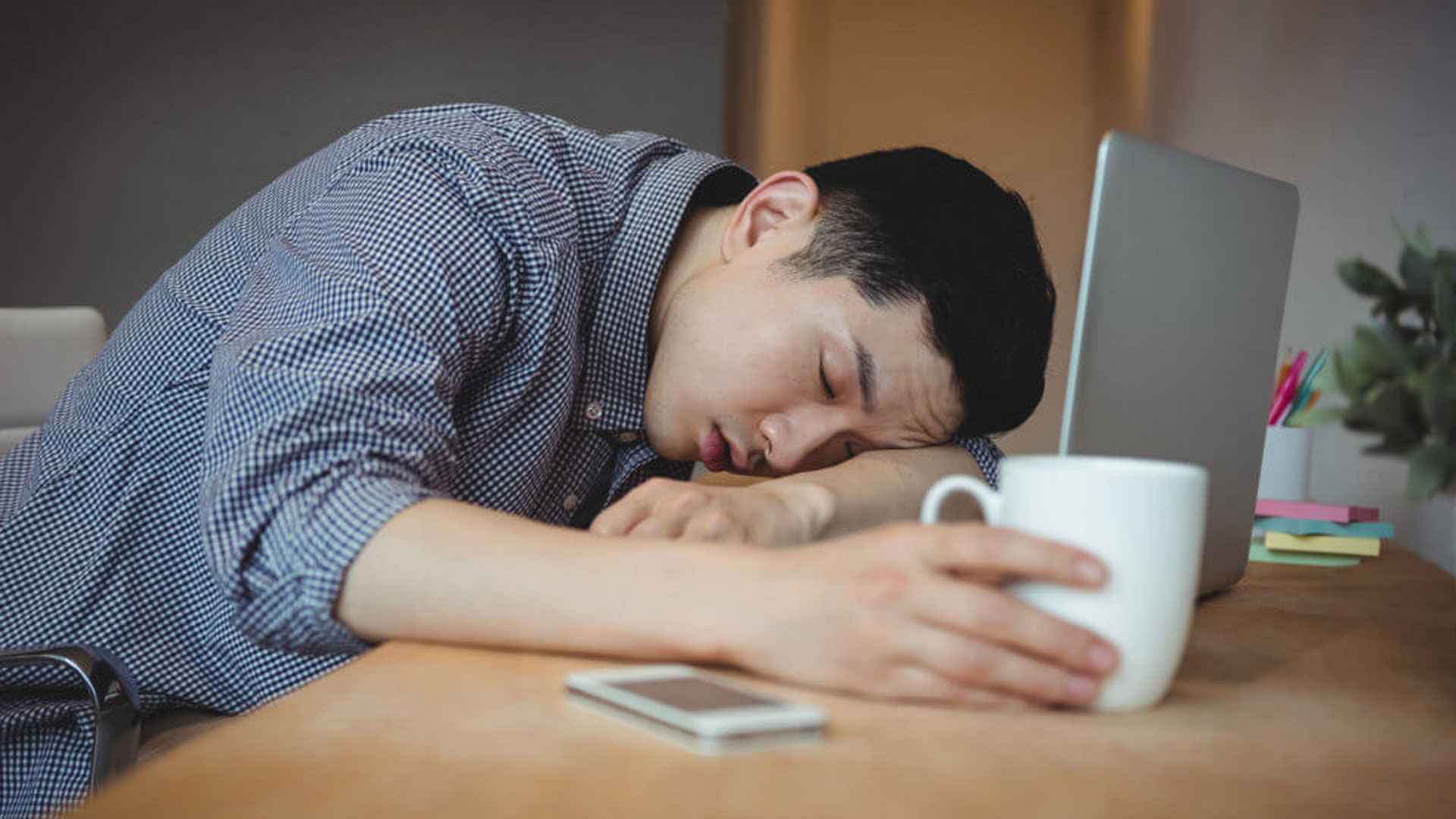 ইফতারের পর ক্লান্তি লাগে কেন?