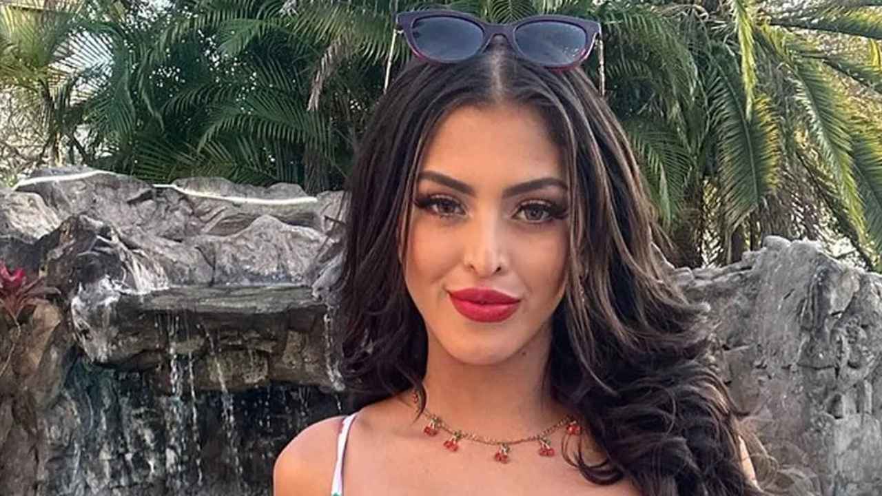 অ্যাডাল্ট ছবির নায়িকা সোফিয়া লিওন মারা গেছেন