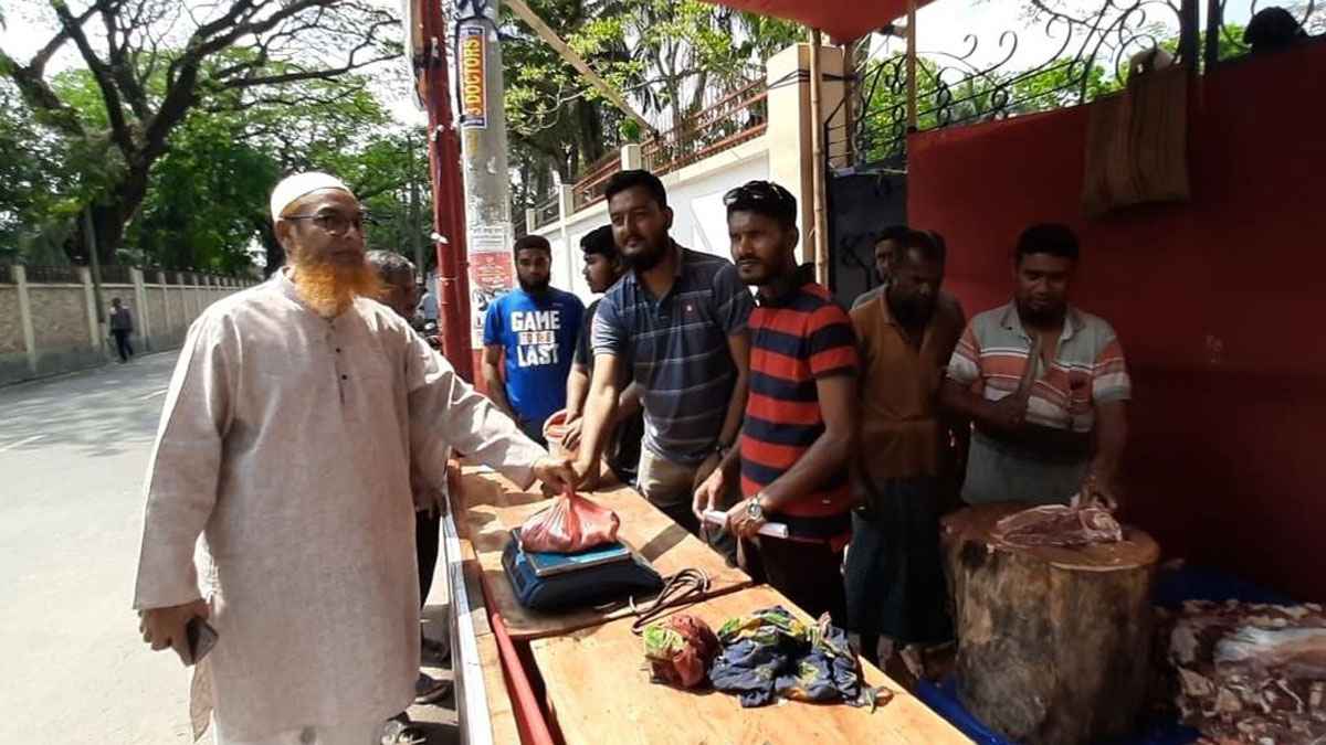 যশোরে ৬৫০ টাকায় গরুর মাংস বিক্রি, খুশি ক্রেতা