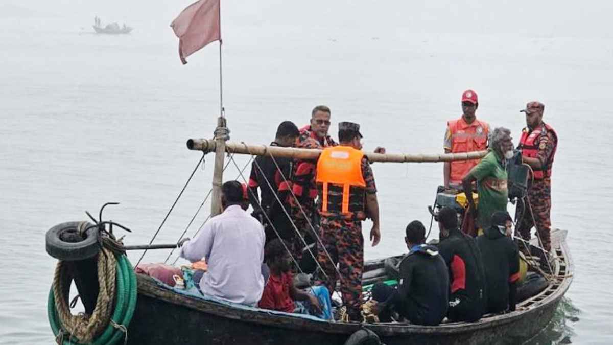 ভৈরবে নৌকাডুবি: ধাক্কা দেওয়া সেই বাল্কহেডসহ আটক ৩