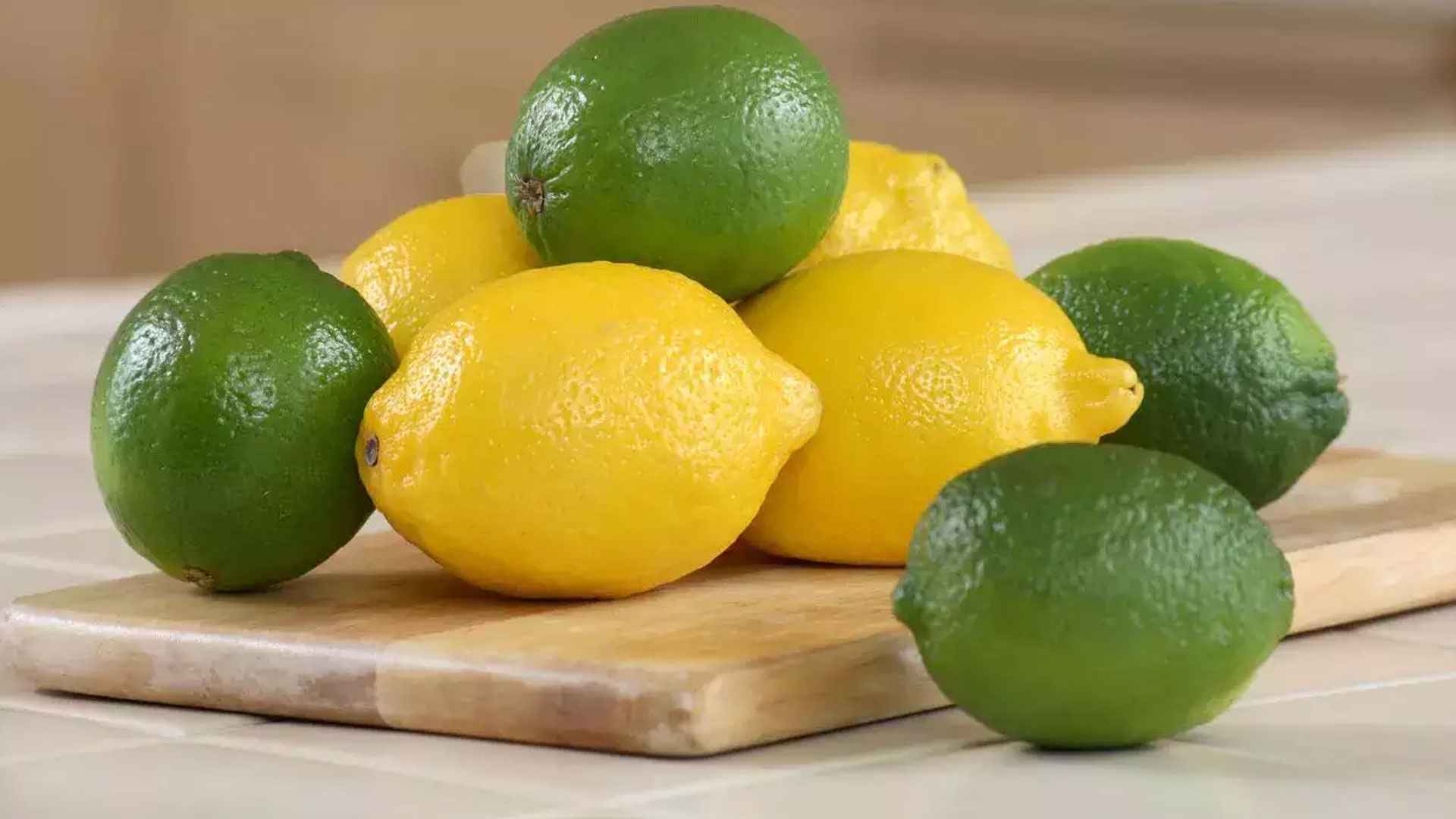 লেবুর সঙ্গে যেসব খাবার খেলে পেটের সমস্যা বাড়ে