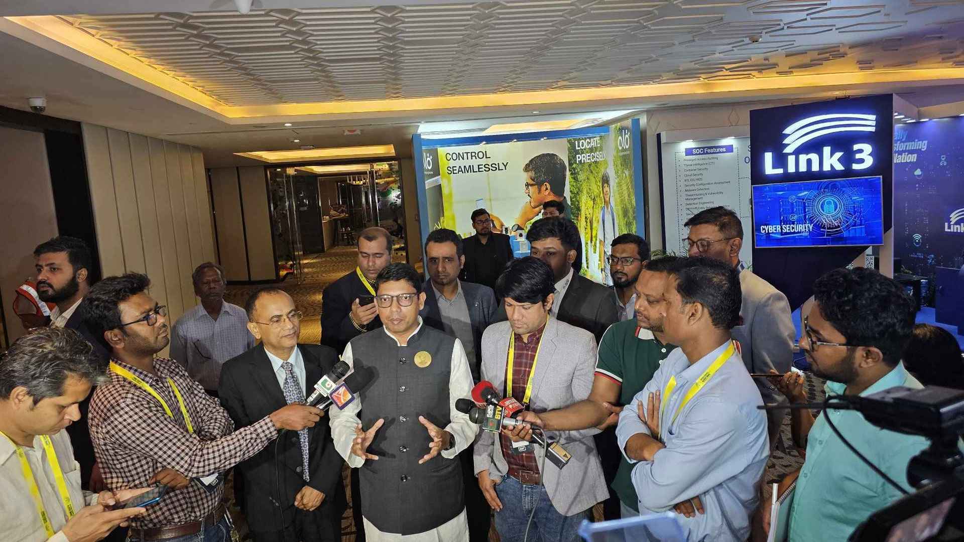 সাইবার নিরাপত্তায় ভাড়া করা প্রযুক্তি দেশের জন্য ঝুঁকিপূর্ণ: পলক