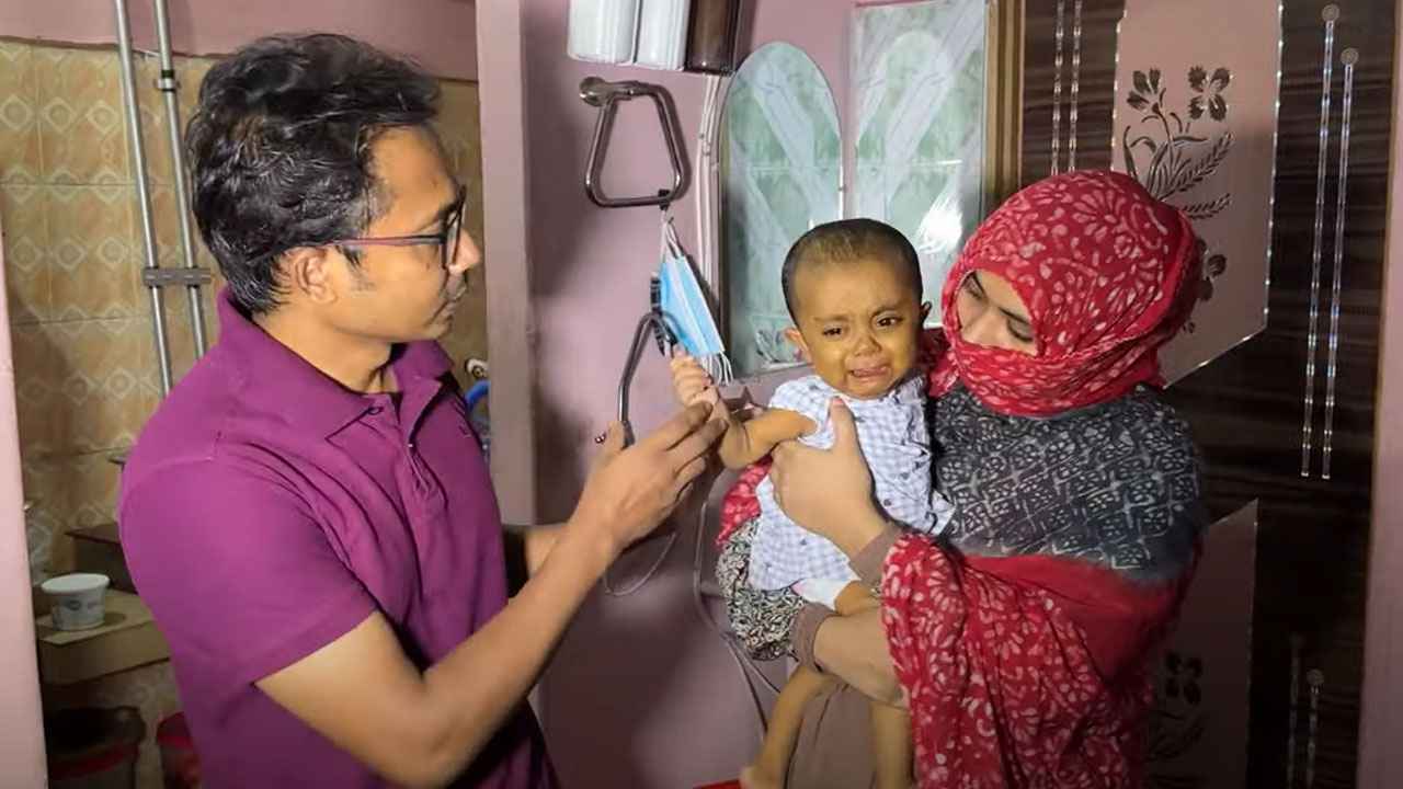 কিডনির বিনিময়ে হলেও সন্তানকে বাঁচাতে চায় বাবা-মা