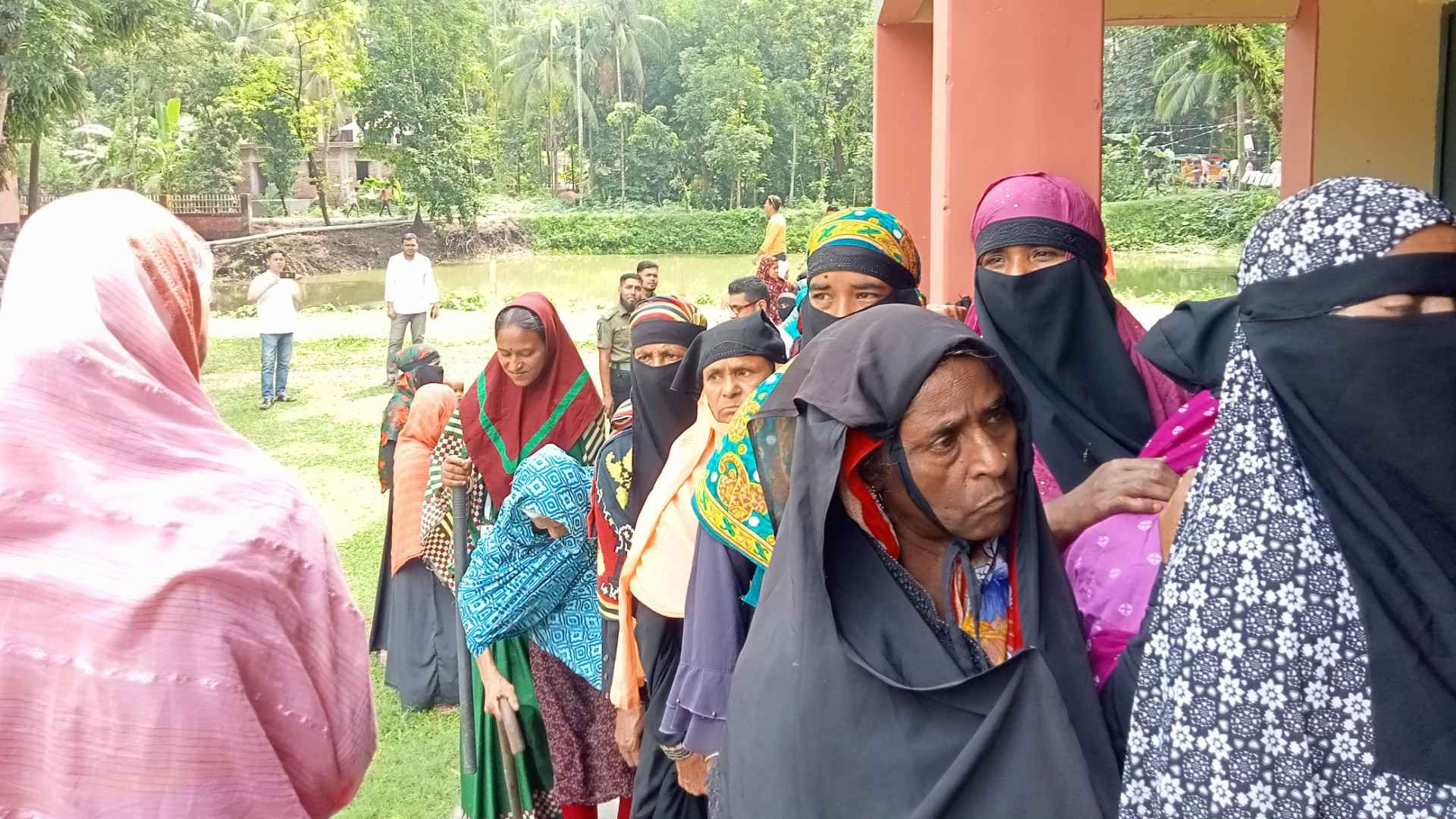 বরিশাল সদর উপজেলায় প্রথম দুই ঘণ্টায় ৬ শতাংশ ভোট