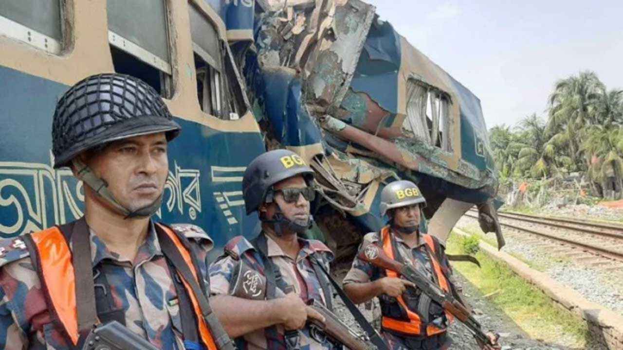 গাজীপুরে ট্রেন দুর্ঘটনা তদন্তে দুটি কমিটি, বিজিবি মোতায়েন