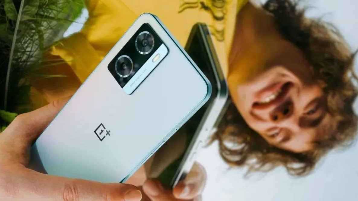 ওয়ানপ্লাস দিচ্ছে মাত্র ১৪ হাজার টাকায় স্মার্টফোন