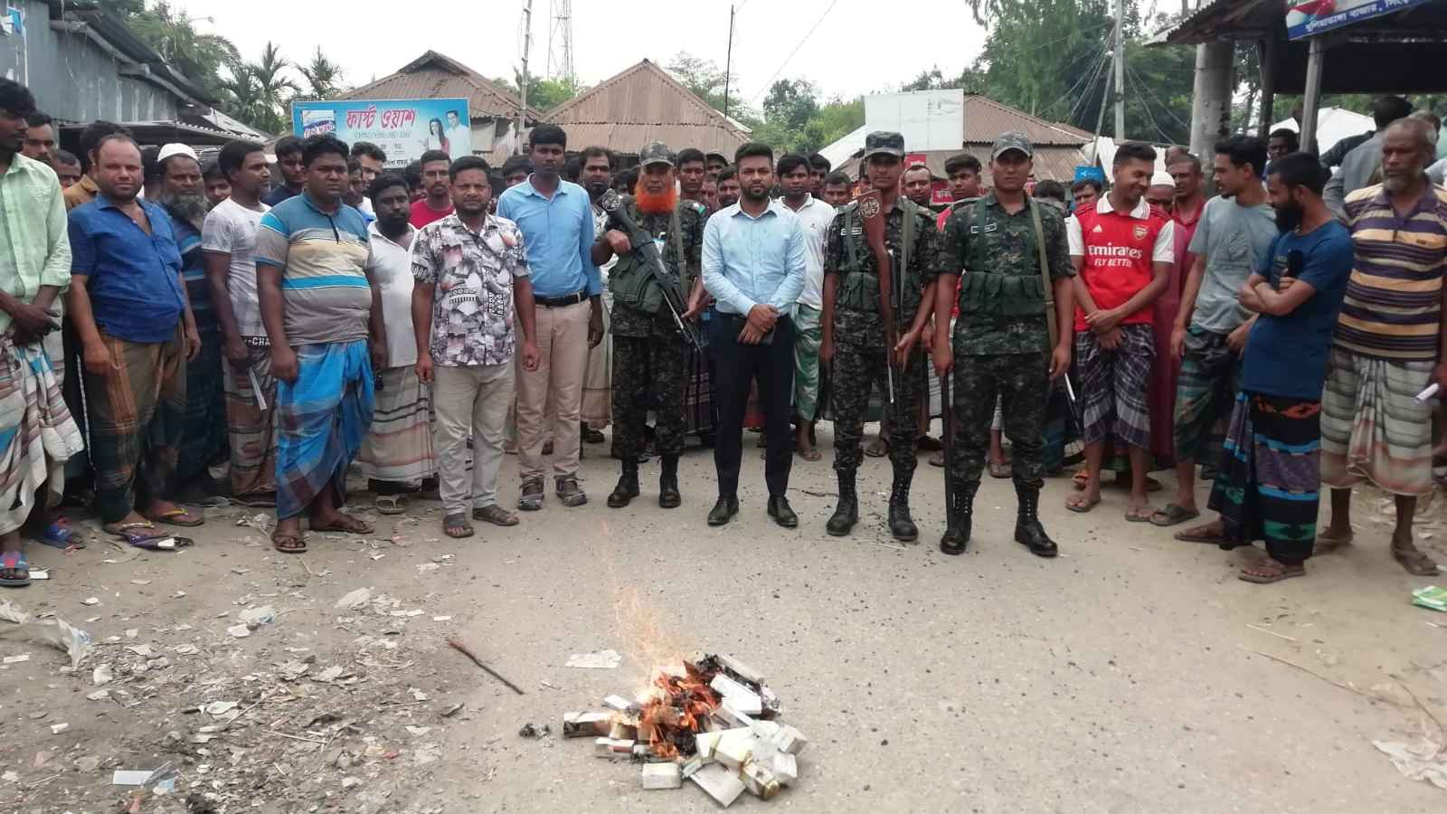 নাটোরে তিন ব্যবসায়ীকে ১৩ হাজার টাকা জরিমানা