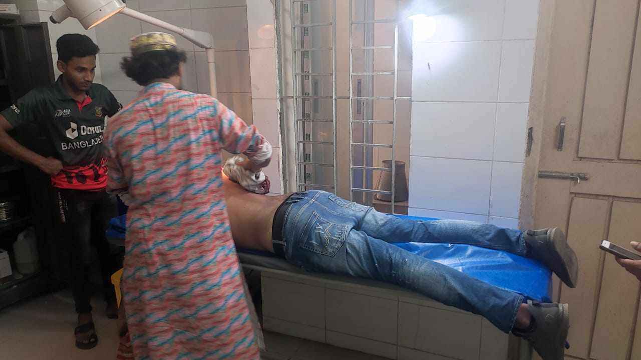 রাজবাড়ীতে আনারস প্রতীকের সমর্থককে কুপিয়ে জখম