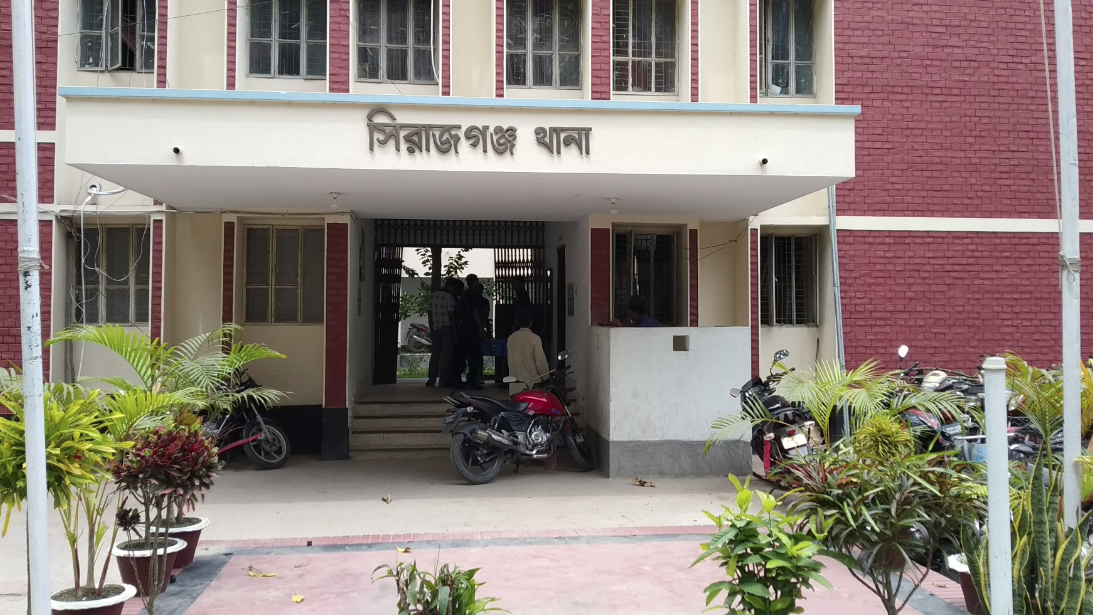 মোবাইল কিনে না দেওয়ায় স্কুলছাত্রীর আত্মহত্যা