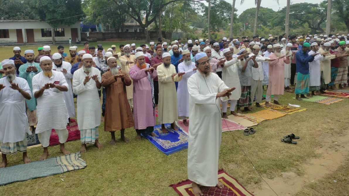 পানছড়িতে বৃষ্টির জন্য ইসতিসকার নামাজ