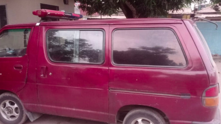 জোরপূর্বক ধান কাটতে সঙ্গে আনা হয় অ্যাম্বুলেন্স-ডাক্তার