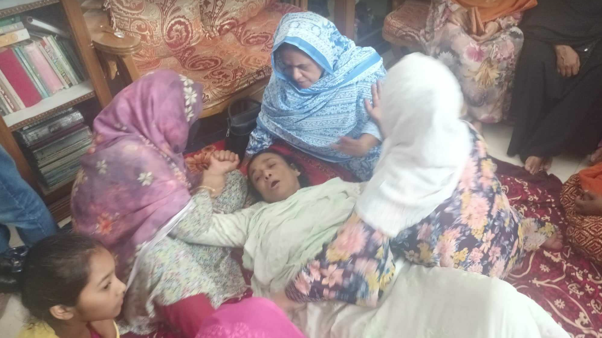 বিমানবাহিনীর স্কোয়াড্রন লিডার জাওয়াদের বাড়িতে শোকের মাতম