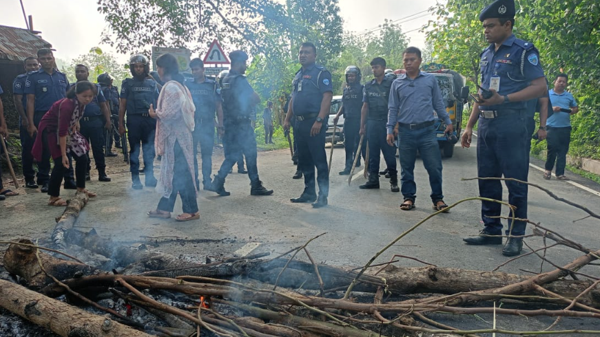রাঙ্গামাটিতে ইউপিডিএফের আধাবেলা অবরোধ পালন