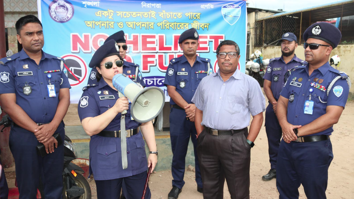 খাগড়াছড়িতে পেট্রোল পাম্পে নো হেলমেট, নো ফুয়েল