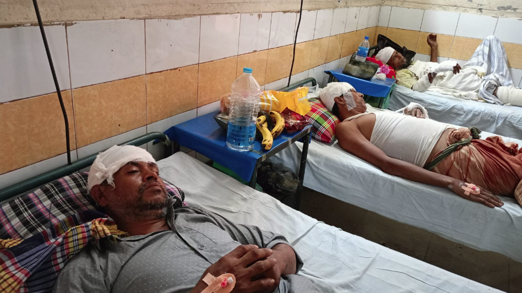 নির্বাচনে কাজ না করায় ৫ জনের ওপর হামলা 