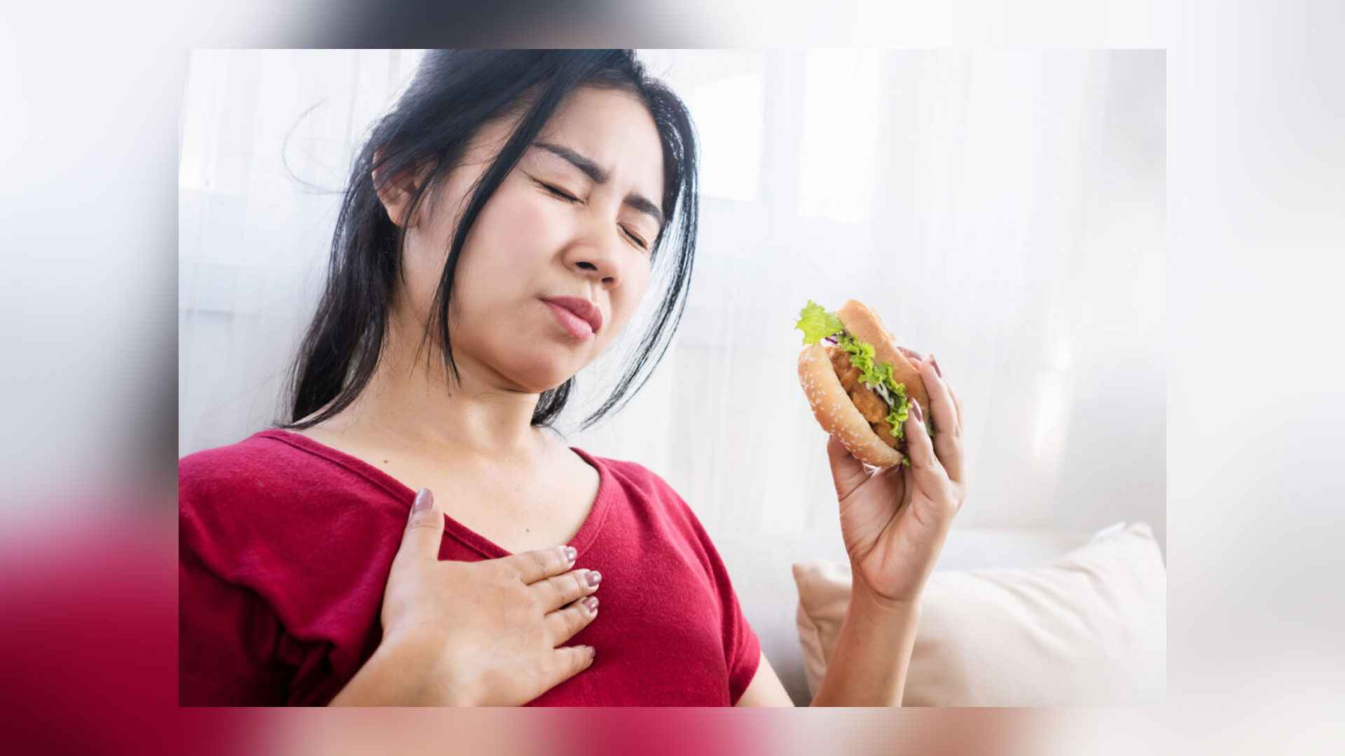 রাতে খাওয়ার পর গলা-বুক জ্বালা? সামলাতে করণীয়