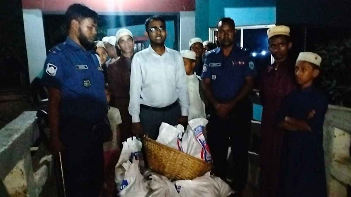 ভোটারদের যা আকৃষ্ট করতে ভুরিভোজের আয়োজন, দুই ডেকচি বিরিয়ানি জব্দ