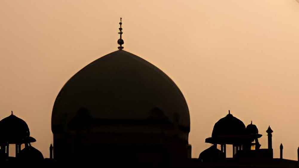 বিদআতের সঙ্গে আপস করা হারাম