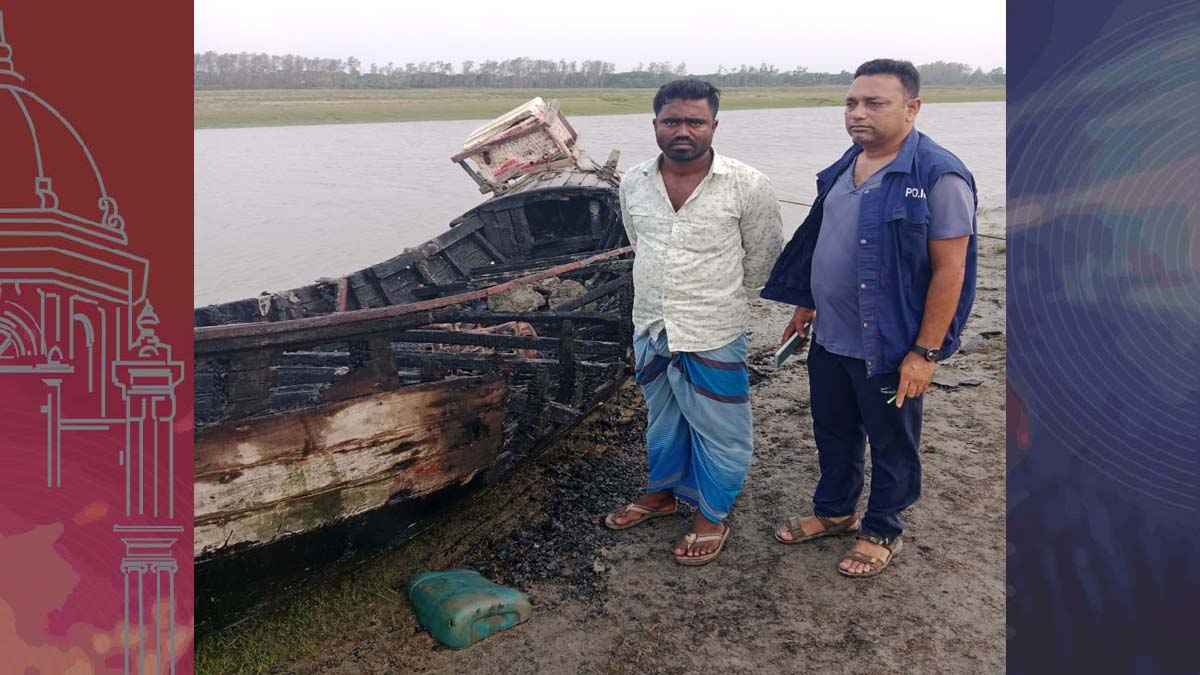 সিগারেটের আগুনে নৌকা পুড়ে কয়লা