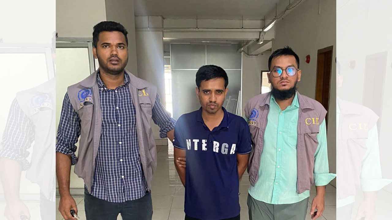 প্রাইভেট পড়ানোর নামে ছাত্রদের সঙ্গে বিকৃত যৌনাচার, শিক্ষক গ্রেফতার