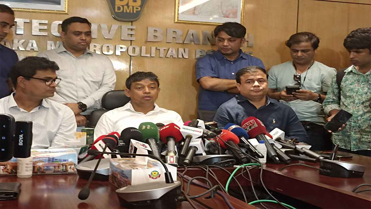 এবার সংসদ নির্বাচনের আগে আনারকে হত্যার পরিকল্পনা করা হয়: ডিবি হারুন