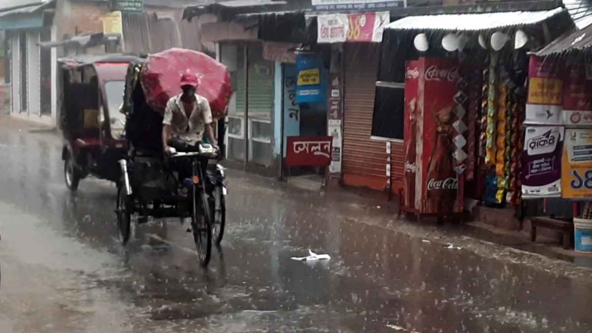 জয়পুরহাটে স্বস্তির বৃষ্টি