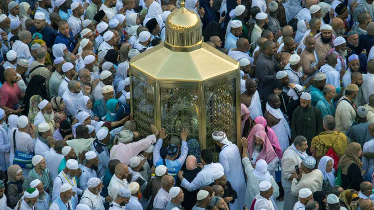 মাকামে ইবরাহিমে দু’রাকাত নামাজ