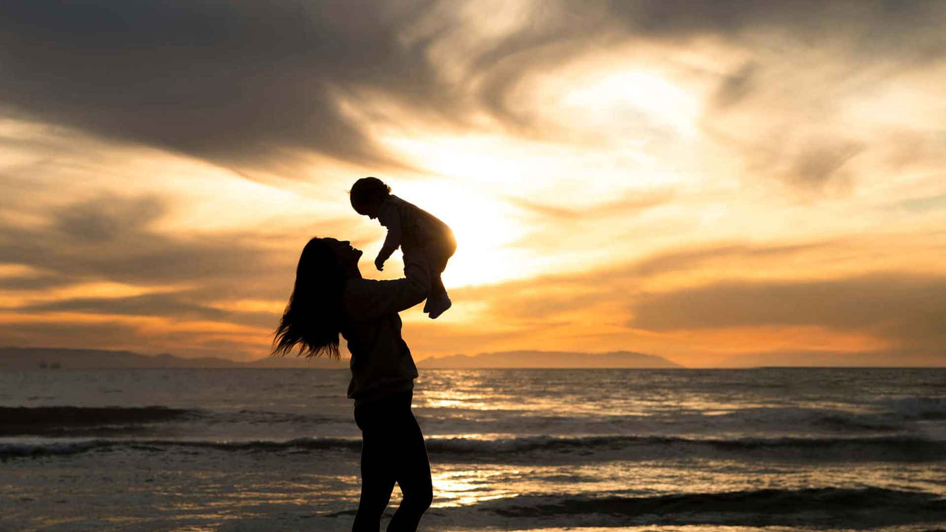 মা দিবসে মাকে নিয়ে স্ট্যাটাস