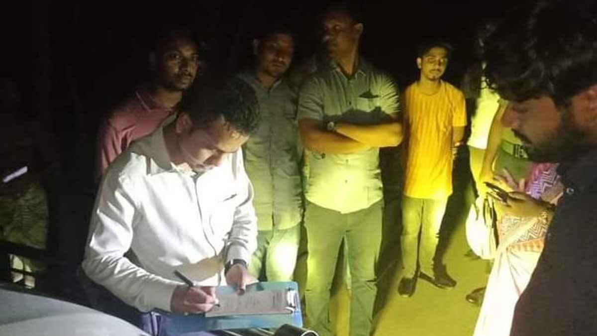 নাটোরে আচরণবিধি লঙ্ঘন করে মোটরসাইকেল শোভাযাত্রা, প্রার্থীকে জরিমানা