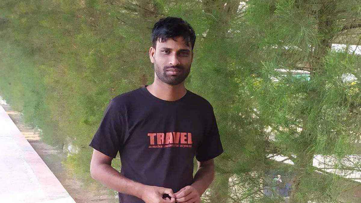 বিষধর রাসেল ভাইপার সাপের কামড়ে প্রাণ গেল রাবি শিক্ষার্থীর