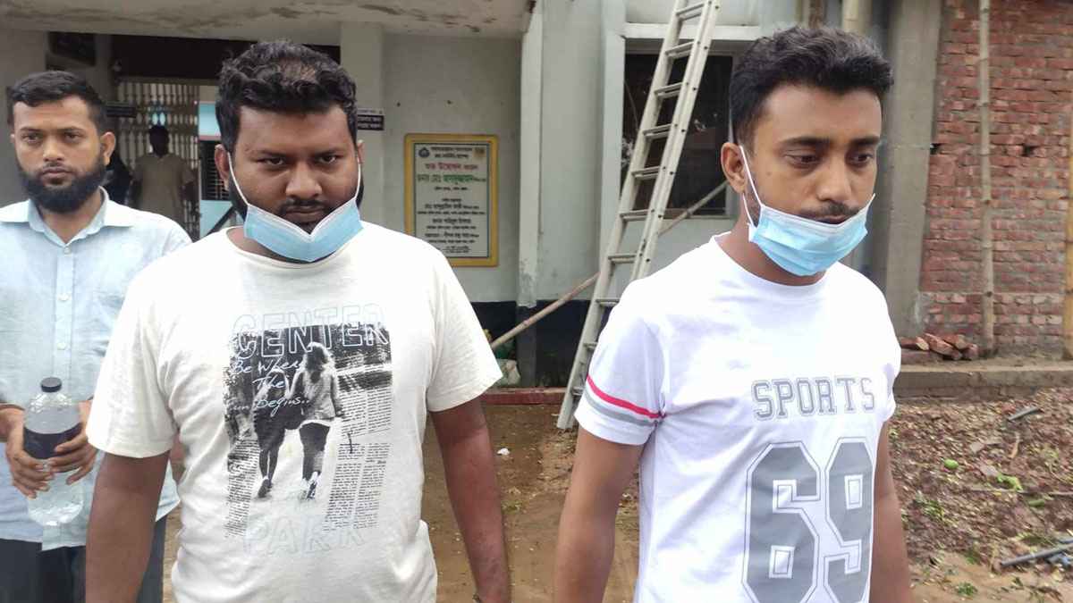 সাভারে সাংবাদিককে মারধরের ঘটনায় গ্রেফতার ২