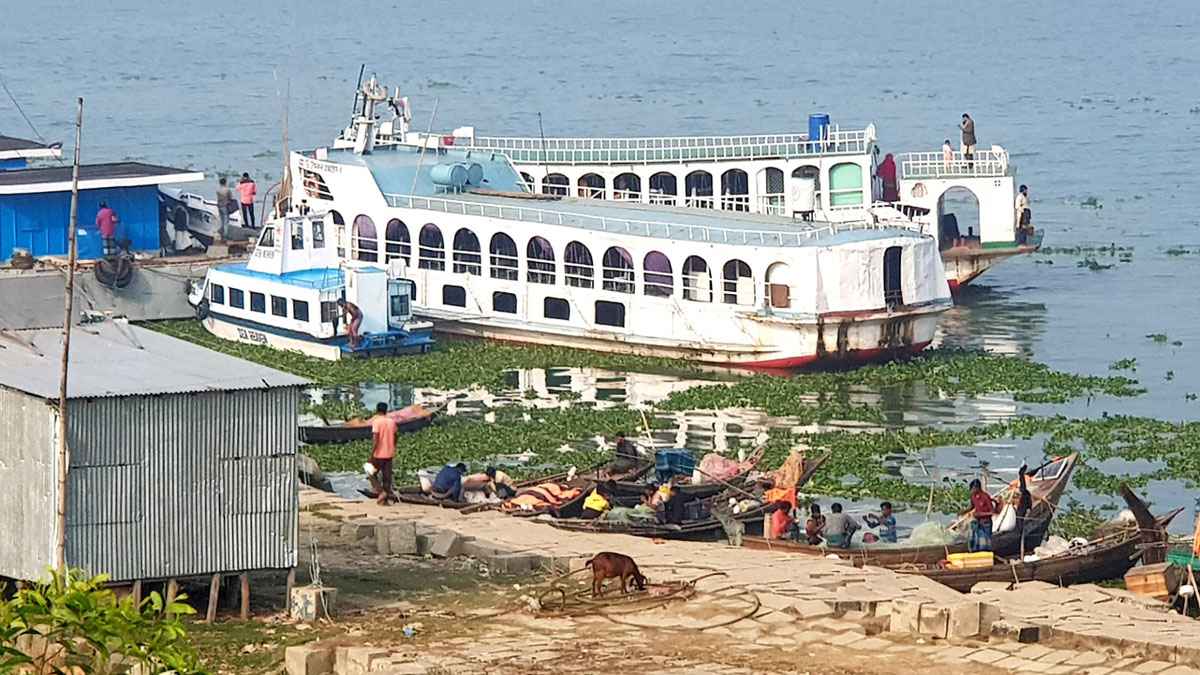 ভোলার সব রুটে লঞ্চ চলাচল বন্ধ