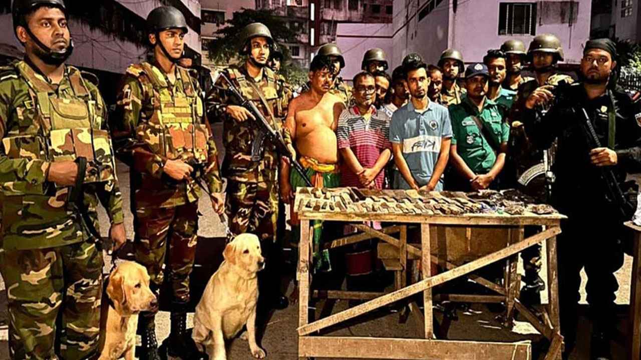 রাজধানীতে যৌথবাহিনীর অভিযান, অস্ত্র-মাদকসহ গ্রেফতার ১৫