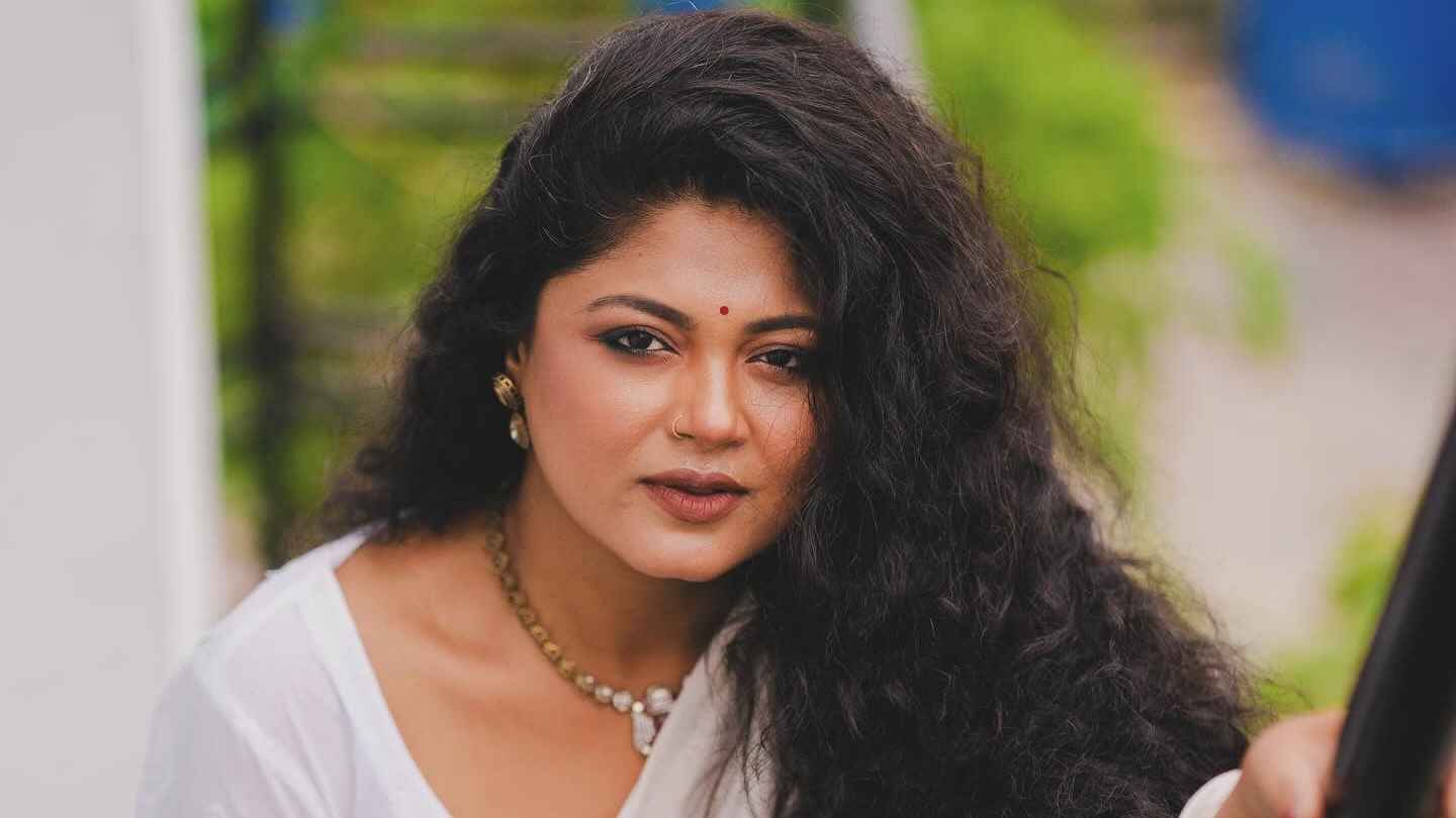 ডিভোর্স নিয়ে যা বললেন মৌসুমী হামিদ