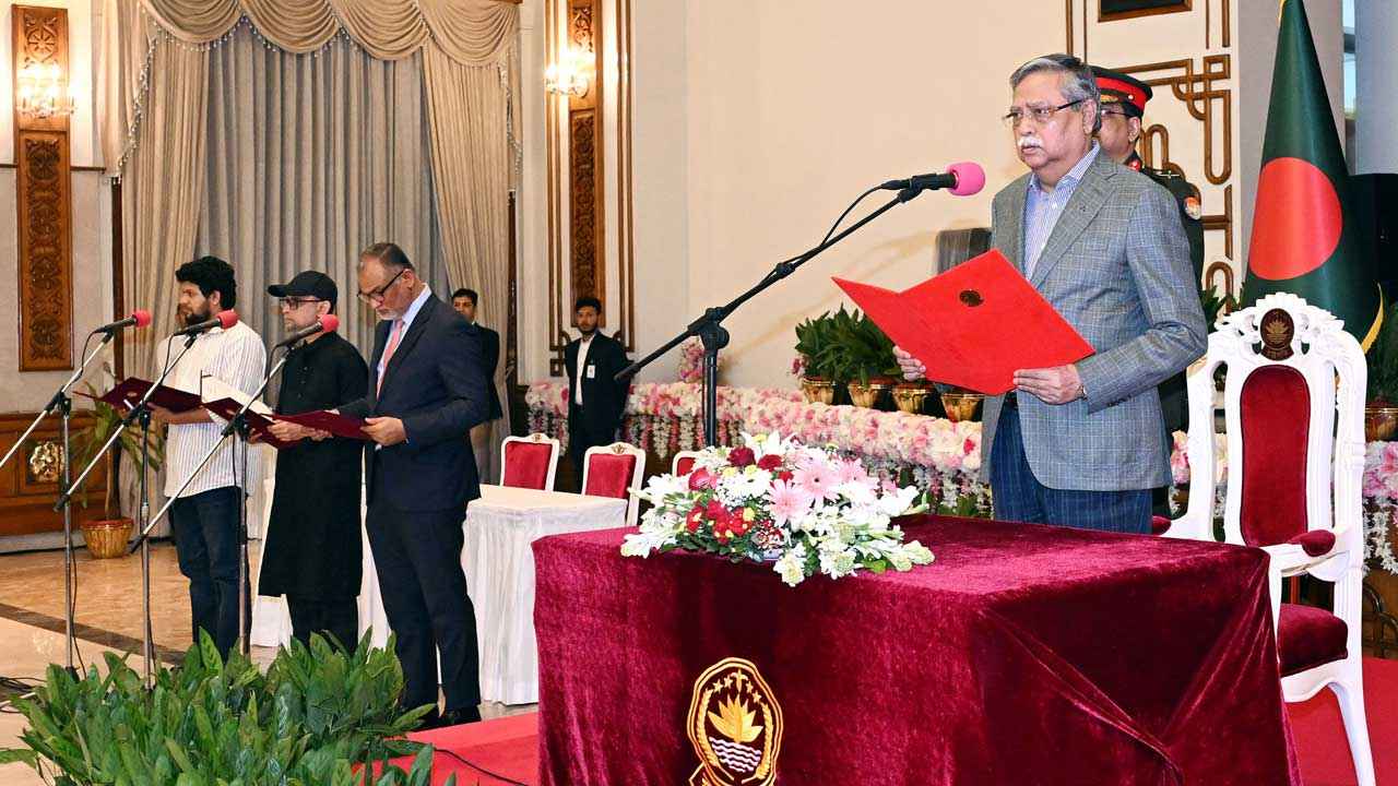 উপদেষ্টাদের দফতর পুনর্বণ্টন, কী দায়িত্ব পেলেন নতুনরা