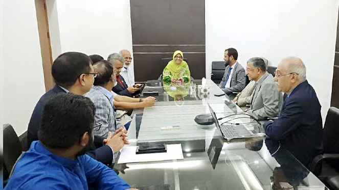 স্বাস্থ্য উপদেষ্টার সঙ্গে রেড ক্রিসেন্টের ব্যবস্থাপনা পর্ষদের সাক্ষাৎ