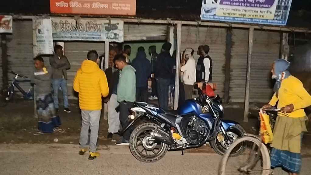 শৈলকুপায় দোকান থেকে যুবকের মরদেহ উদ্ধার