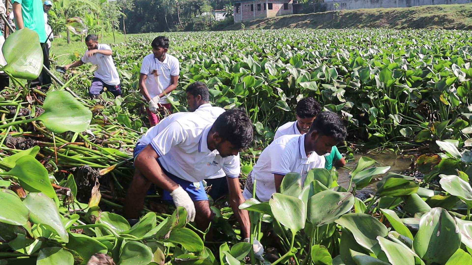 নওগাঁয় তুলসীগঙ্গা নদী পরিষ্কার অভিযান