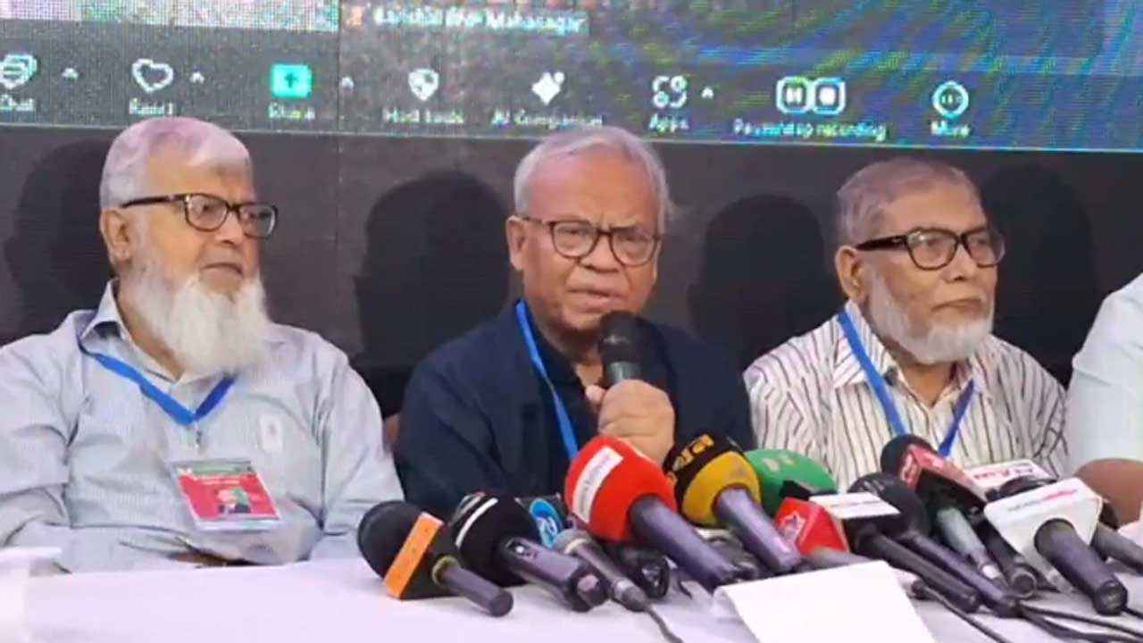 ‘বঙ্গবন্ধুর ছবি সরানো উচিত হয়নি’ বক্তব্যে রিজভীর দুঃখ প্রকাশ