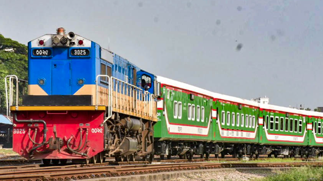 ফরিদপুরে ট্রেনে বসা নিয়ে সংঘর্ষ, আহত ১০