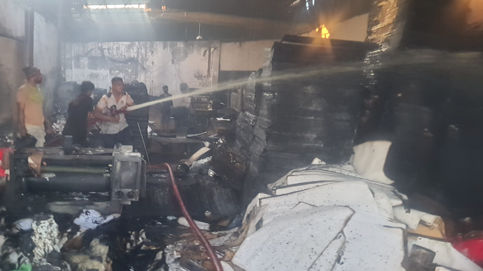 গাজীপুরে প্যাকেজিং কারখানায় ভয়াবহ আগুন