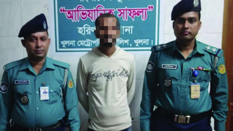 বিদেশি মদসহ ভারতীয় নাগরিক আটক