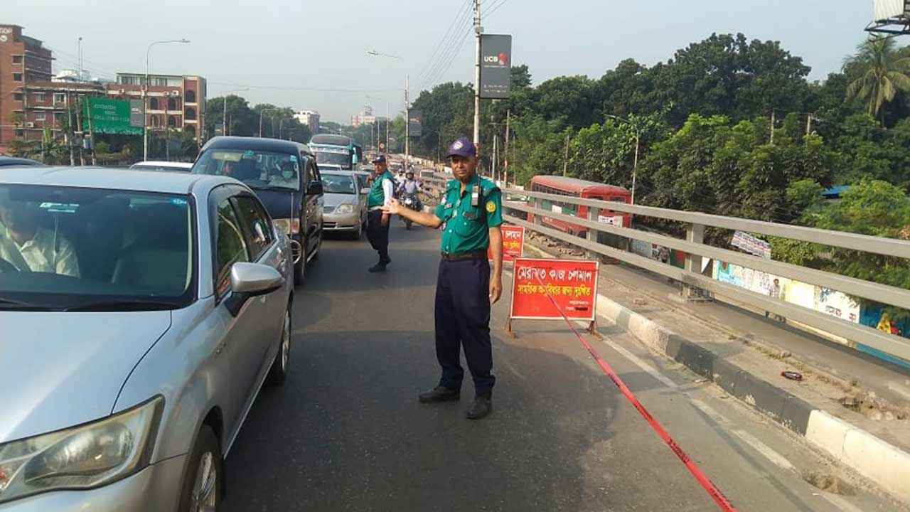 মহাখালী ফ্লাইওভার ব্যবহার নিয়ে ট্রাফিক বিভাগের ‘বিশেষ বিজ্ঞপ্তি’