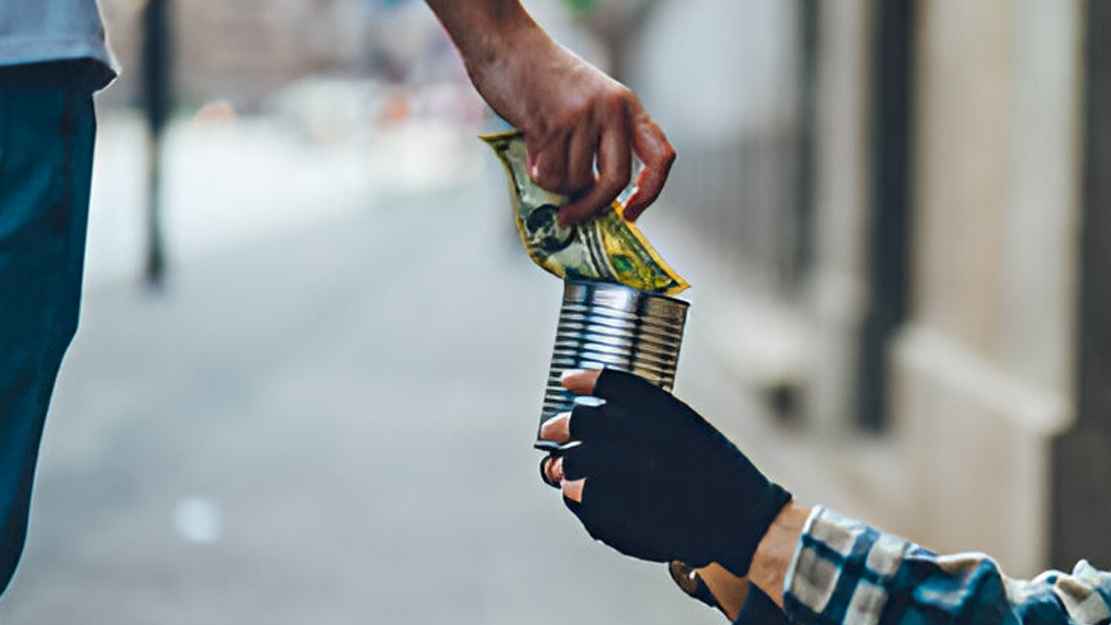 দান-সদকার যেসব প্রতিদান আল্লাহ দুনিয়াতেই দিয়ে দেন