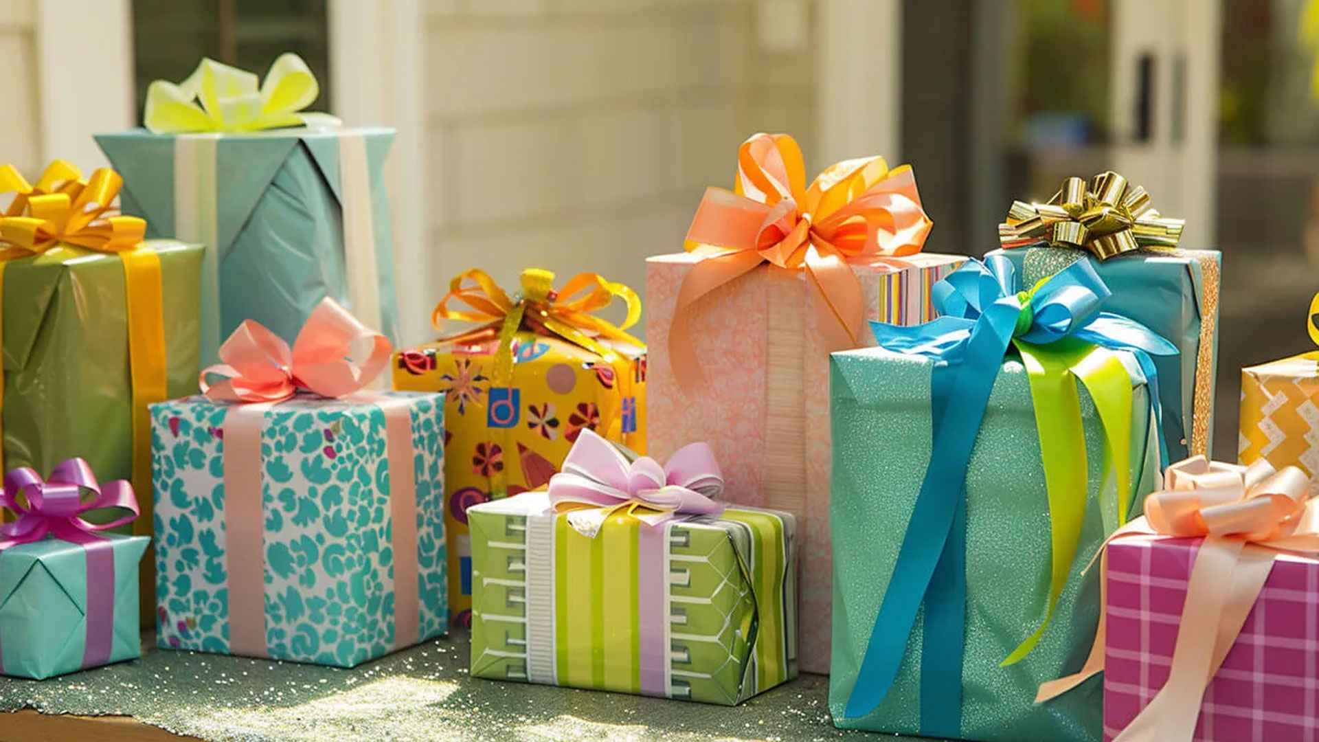 বিয়েতে কী উপহার দেবেন?