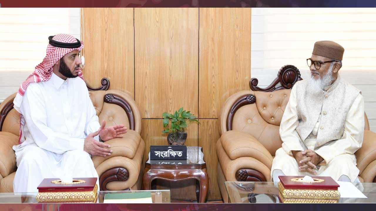 হাজিদের স্বার্থ রক্ষায় সরকার প্রতিশ্রুতিবদ্ধ: ধর্ম উপদেষ্টা