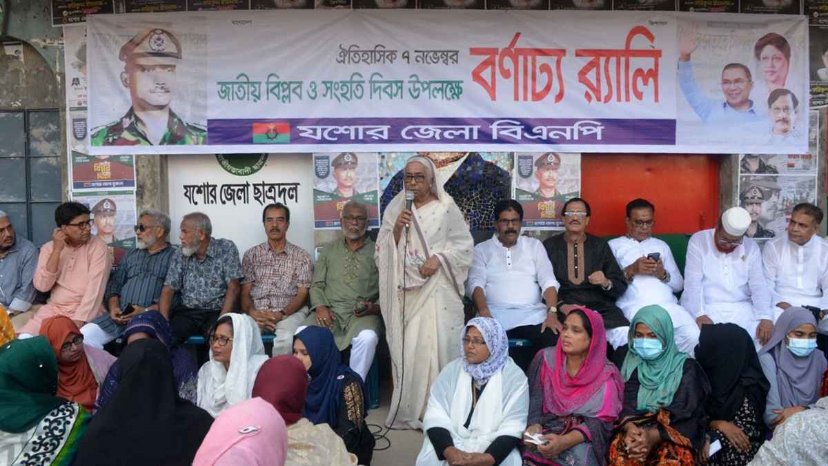 লড়াইয়ের ময়দান থেকে ঘরে ফেরার সুযোগ নেই: অধ্যাপক নার্গিস